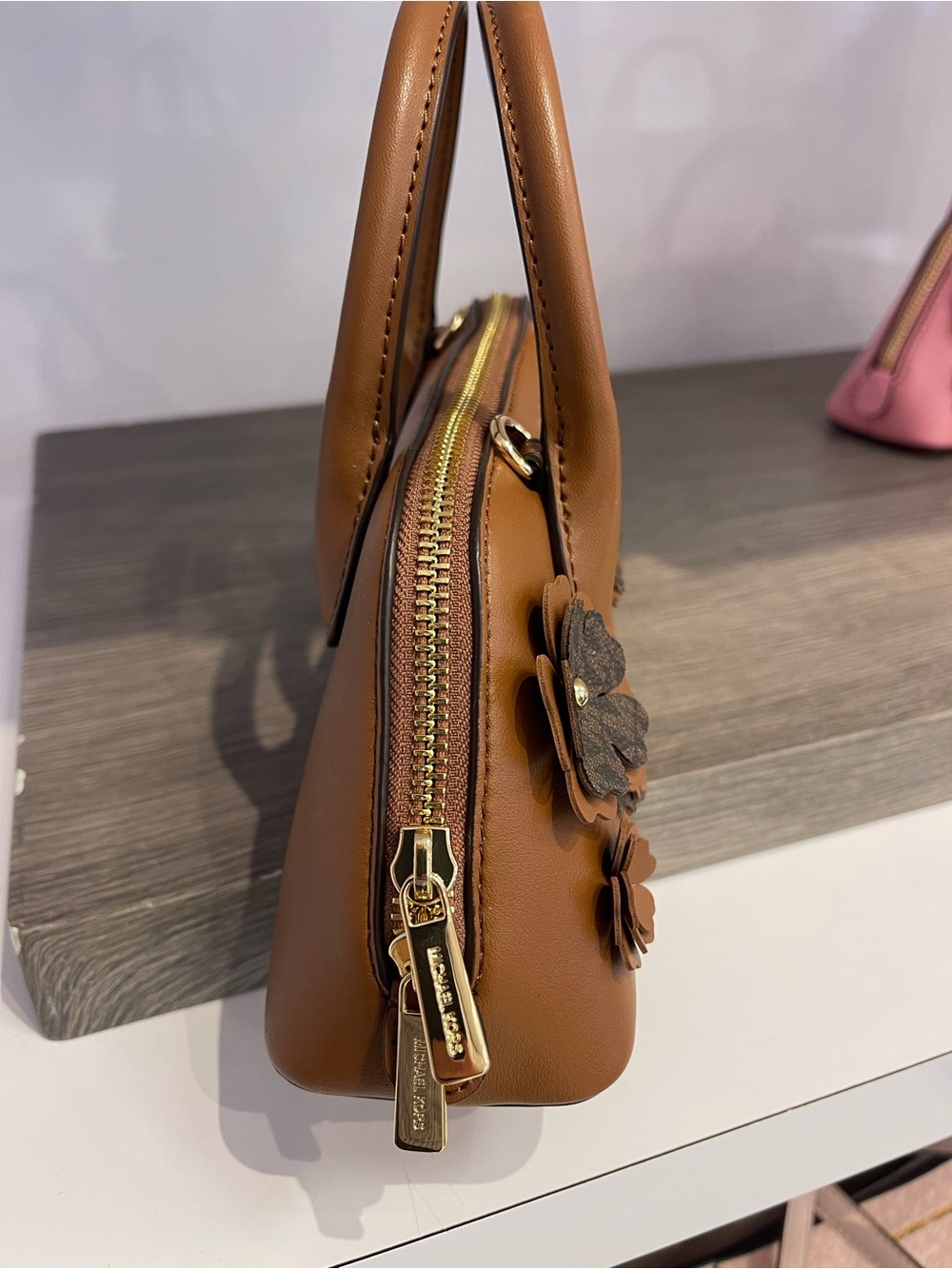 MICHAEL KORS Petra Sm Signature Logo Floral Embellished Crossbody
Luggage
NWT - Picture 8 of 15